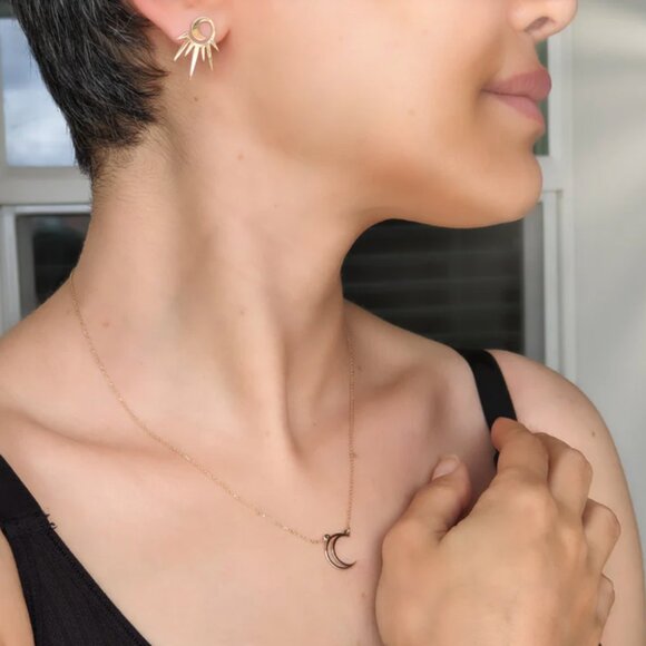 18k Yellow Gold Shining Star Earrings - Picture 4 of 4